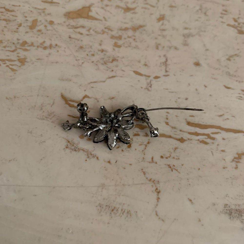 Brooch   - Picture 2 of 9